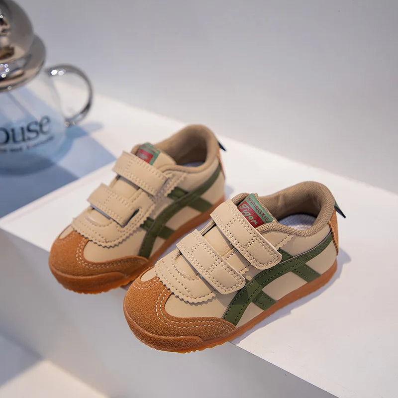 Kinder Turnschuhe mit weicher Sohle – Rutschfeste Sportschuhe für Jungen und Mädchen, Komfortabel und Atmungsaktiv, Schul- und Freizeit-Schuhe für Kinder