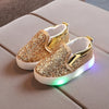 Leichte Sneaker für Mädchen und Jungen, Sportliche Kinder-Turnschuhe mit Leuchteffekten